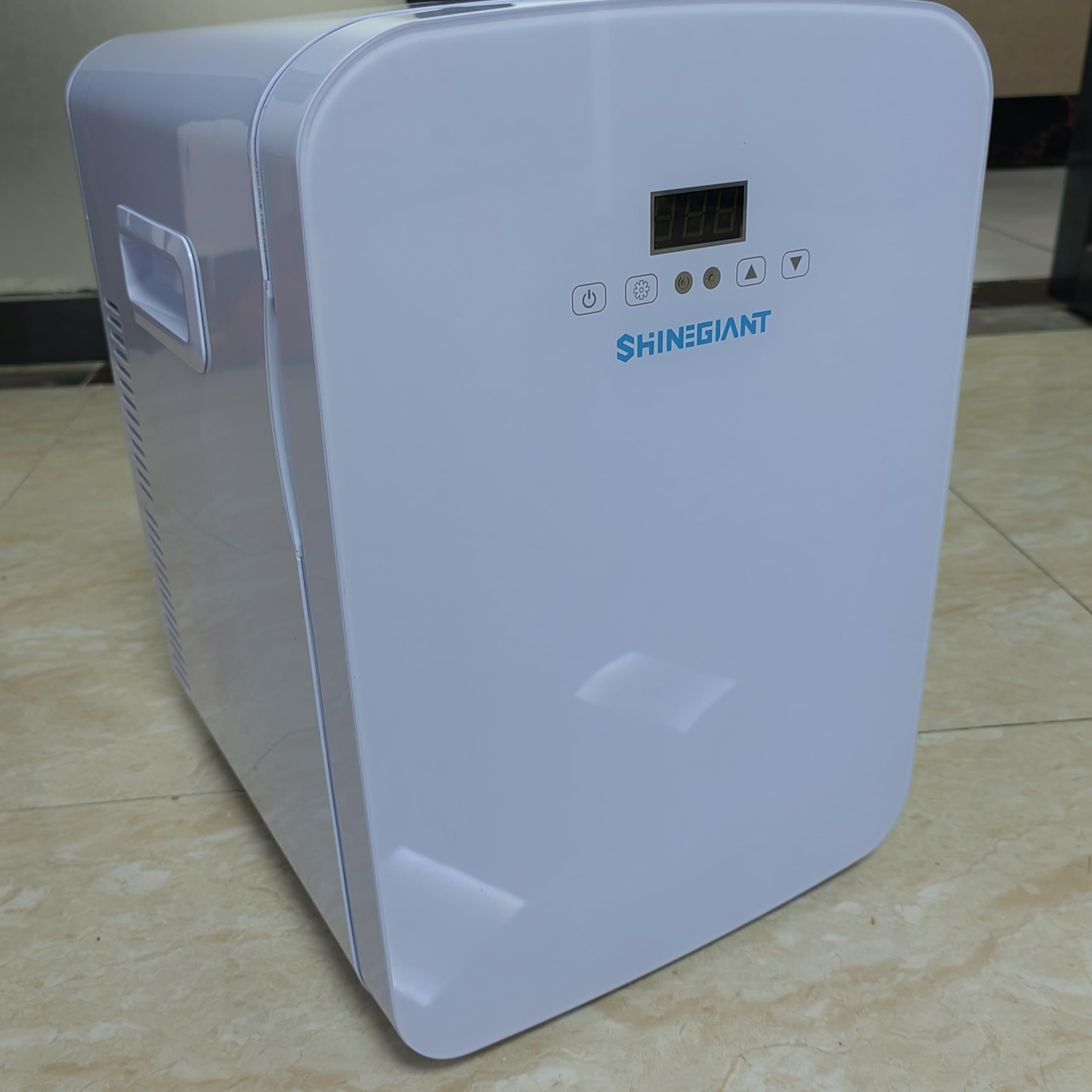 Amazon | SHINEGIANT 15L 冷蔵庫 ポータブル 温度調節可